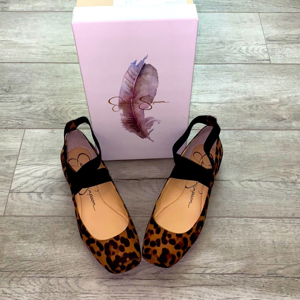 EUC Jessica Simpson Leopard Mandalaye Flat